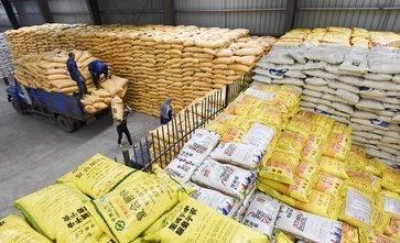 化肥銷(xiāo)售 暴利還是微利？老農(nóng)揭開(kāi)中間商的真實(shí)收益面紗